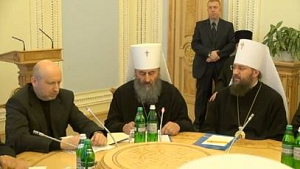 Митрополит Онуфрий обратился к и.о. президента Украины