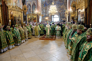 В день памяти прп. Сергия Радонежского Патриарх Кирилл совершил Литургию в Троице-Сергиевой лавре и вручил церковные награды