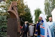 На территории Гродненского Рождество-Богородичного монастыря состоялось открытие и освящение бюста митрополита Филарета (Вахромеева)