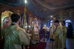 Архиепископ Феогност возглавил Литургию в Зачатьевском монастыре