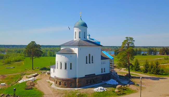 Храм в честь преподобного Амвросия Оптинского приписной Успенского подворья Введенской Оптиной пустыни