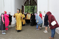 В Полоцкий монастырь для молитвенного поклонения принесена чудотворная Локотская икона Божией Матери «Умиление»