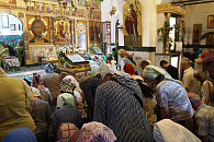 В двух храмах женского ставропигиального монастыря «Всецарица» молитвенно отметили праздник Святой Троицы