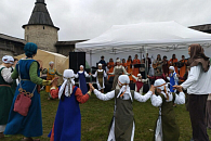 Воспитанники Воскресной школы при Псково-Печерском монастыре выступили на фестивале «Довмонт Псковский»