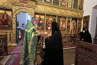В Богородице-Рождественском монастыре Москвы совершили празднование преподобному Амвросию Оптинскому и молитвенно отметили день рождения настоятельницы обители