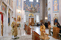 Председатель Синодального отдела по монастырям и монашеству совершил Литургию в Хотькове монастыре и передал Патриаршее поздравление с тезоименитством настоятельнице обители