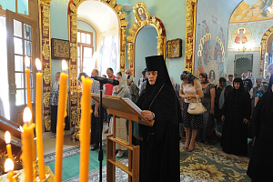 На подворье Покровского монастыря в Троице-Лыкове состоялись освящение храма и Литургия в нем