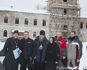 В Исаковой пустыни Рыбинской епархии в праздник явления иконы Рождества Богородицы состоялось архиерейское богослужение