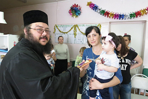 Клирики Вознесенского монастыря г. Сызрани посетили детское отделение горбольницы № 2