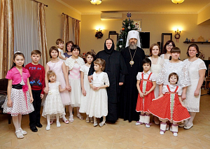 Митрополит Алексий посетил детский праздник в Богородице-Рождественском монастыре г. Тулы
