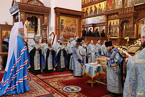 Наместник Святогорской лавры отслужил панихиду по погибшим участникам боевых действий в Афганистане