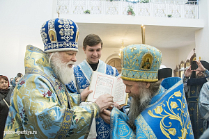 Митрополит Евсевий возглавил Литургию в Свято-Благовещенской Никандровой пустыни Псковской епархии и возвел ее настоятеля в сан архимандрита