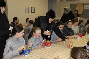 Делегация Кресто-Воздвиженского монастыря  посетила Свято-Введенскую Островскую женскую пустынь