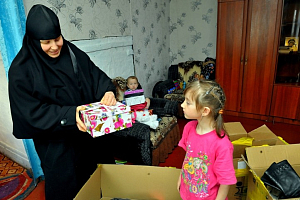 Александро-Невский Ново-Тихвинский женский монастырь г. Екатеринбурга  провел акцию «Подарите детям праздник!»