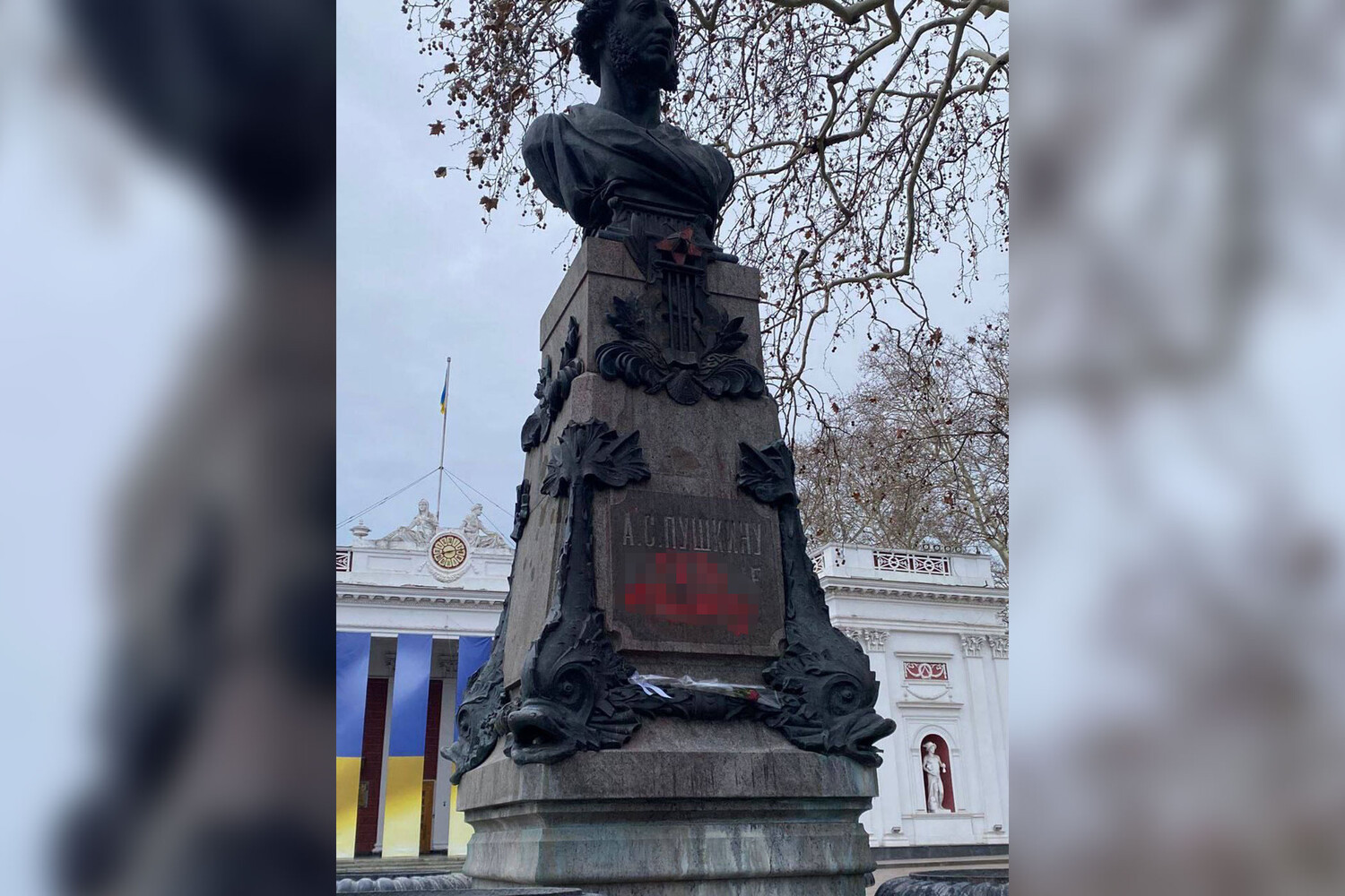 Варварский акт: в Одессе изуродовали исторические памятники 246cb6e4-a593-4c12-af85-5c8e6baef72b-67b4ade6