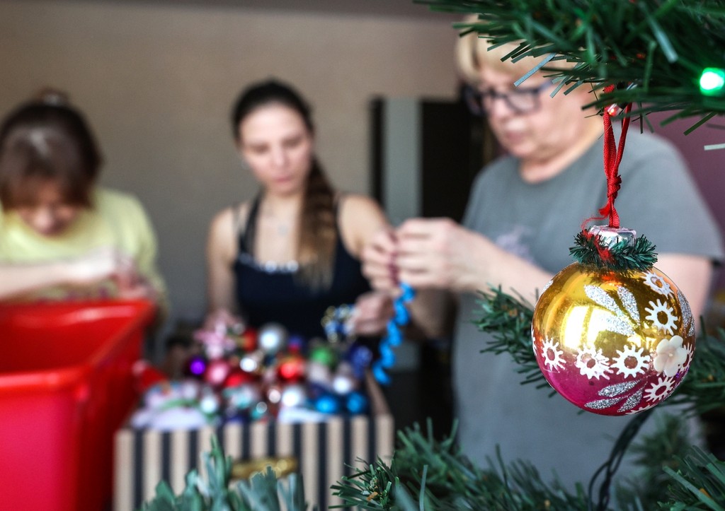 Как украсить гостиную к Новому году — 2025: вдохновляющие идеи от профессионалов 3d7f1d85-687e-45c3-838c-465a33638822-67be1537