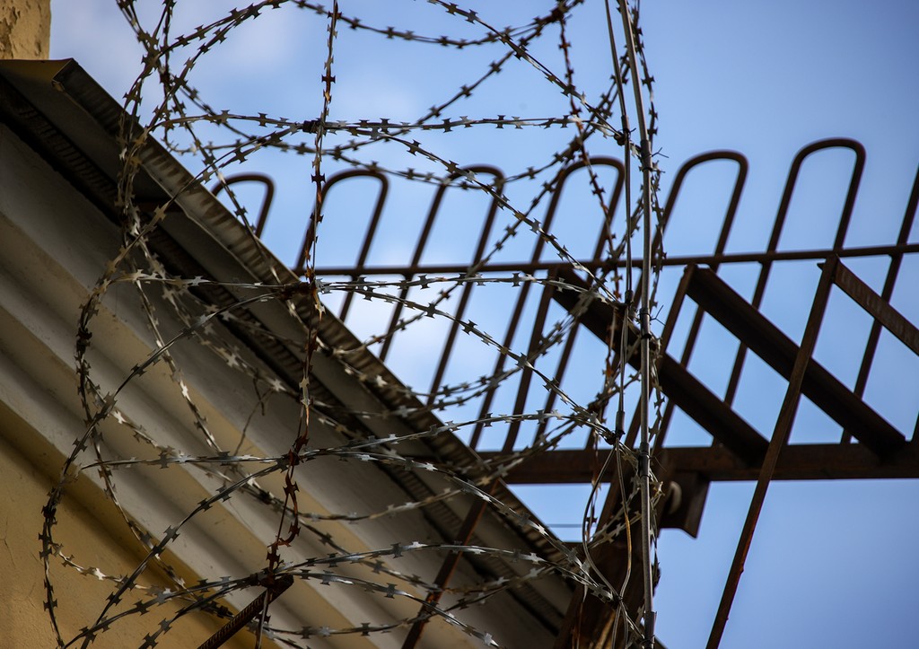 Эффективные меры по предотвращению побегов из исправительных учреждений ab43c764-1201-4743-ac24-48006afef86c-67bdcbd8