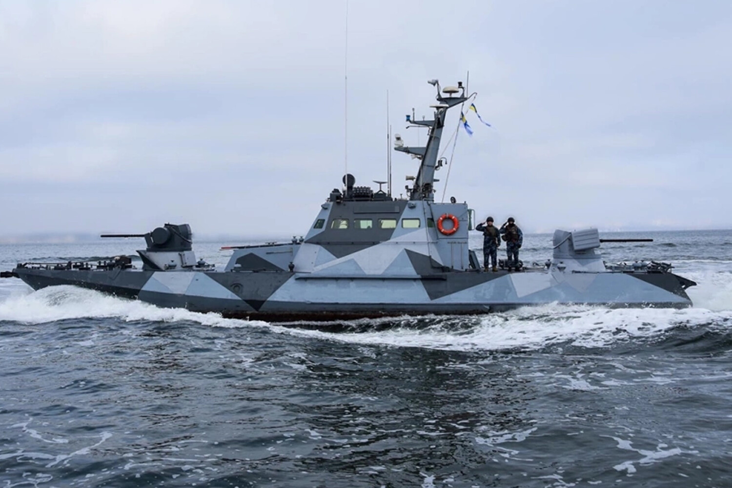 Инновационная маскировка боевых катеров: возрождение исторической технологии d3887912-3d33-4fe6-ba9a-4a3d7a3d24b8-679fb3e6