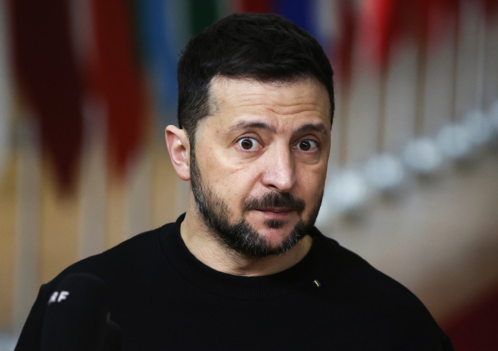 «Кровь, боль и отчаяние»: скандальный совет Зеленскому о новогоднем поздравлении потряс украинцев f4c769da-b447-4590-a5df-7fa8f07f024e-67c14b16