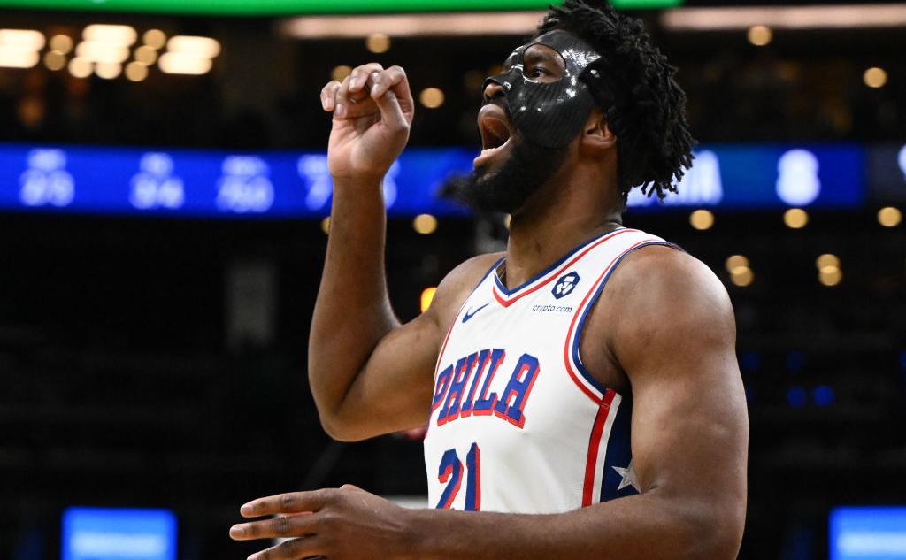 Звездный центровой НБА наказан за эмоциональное поведение в матче против "Селтикс" fd6ba917-81b1-4333-ada1-5afd60e6ce91-67c30874