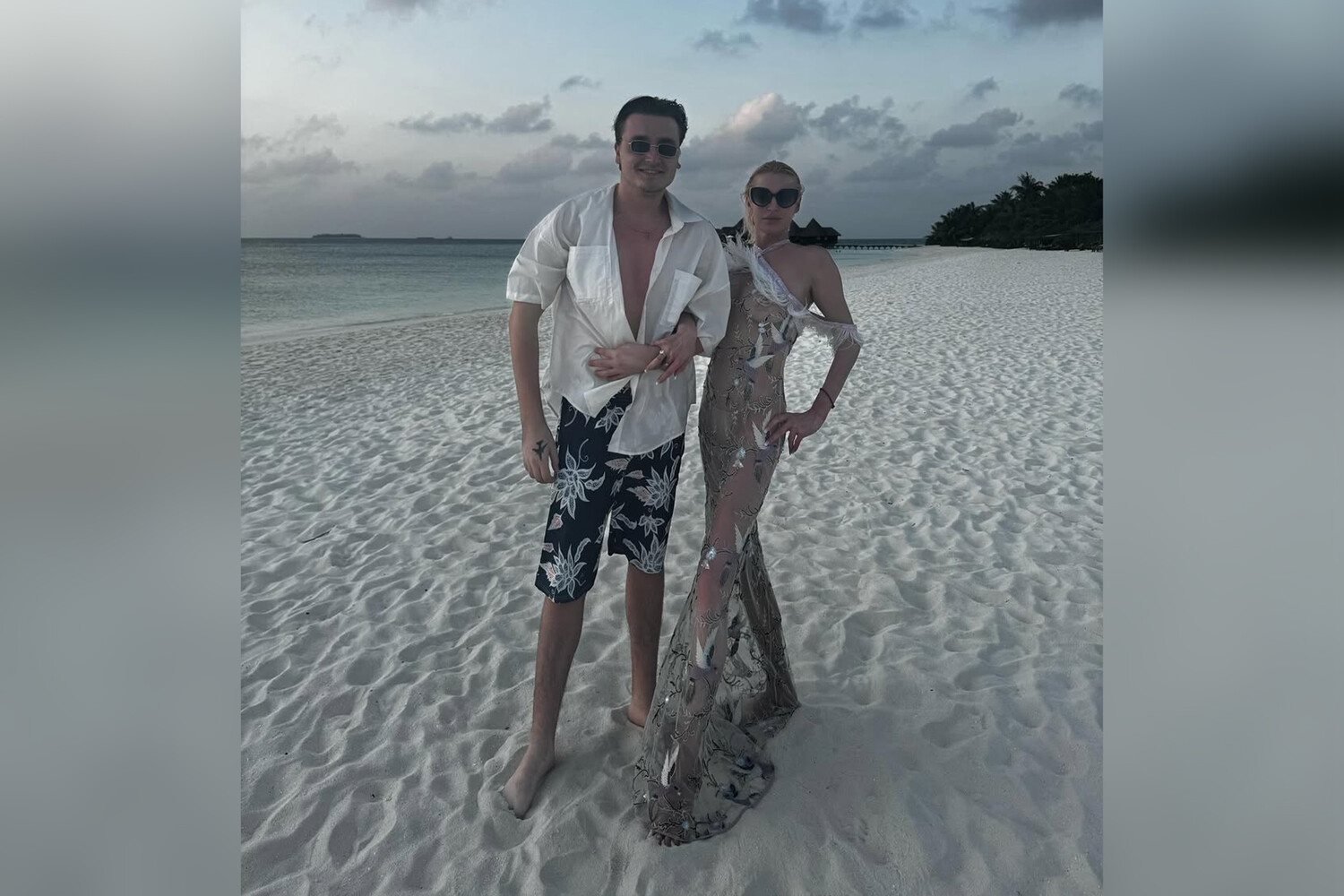 Анастасия Волочкова позирует с молодым возлюбленным на Мальдивах 2efcaab6-9f30-41fa-9f3f-42b2e17138d9-67d95e23