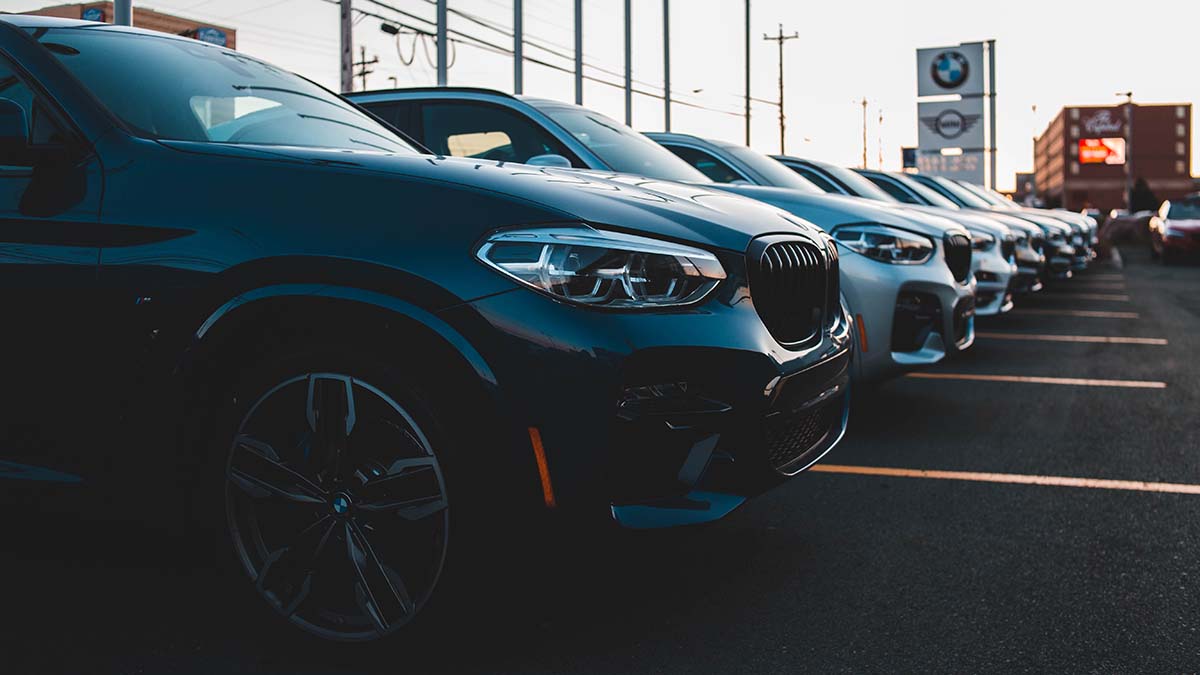 «Ъ»: Число закрытых салонов китайских автобрендов в России выросло в два раза