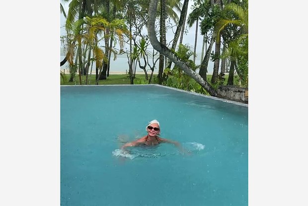 Модель элегантного возраста восхитила подписчиков пляжными снимками d6730f07-a6e3-4ed0-bd23-742ef134f110-67db746b