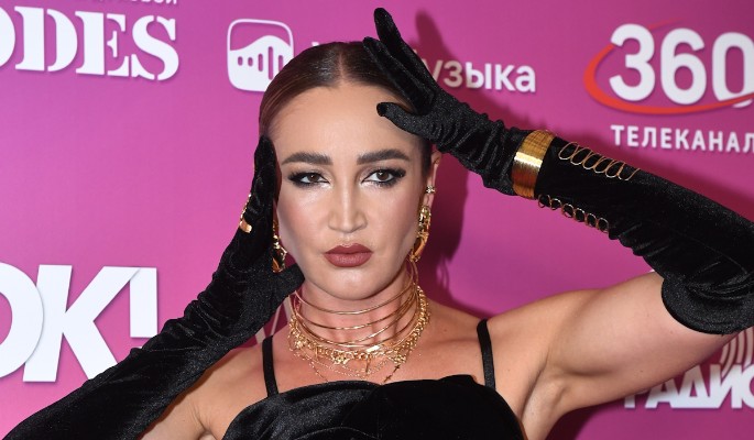 Яркая внешность Ольги Бузовой стала темой для обсуждений 17ab4b6d-2479-4304-90f9-21705d6aa854-67feb4d3