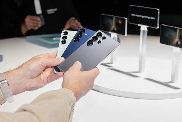 Новый флагман Samsung Galaxy S25 Ultra проверили на удобство ремонта 618aac4c-d24d-41f8-852f-1a07130fdd58-67ffeda7