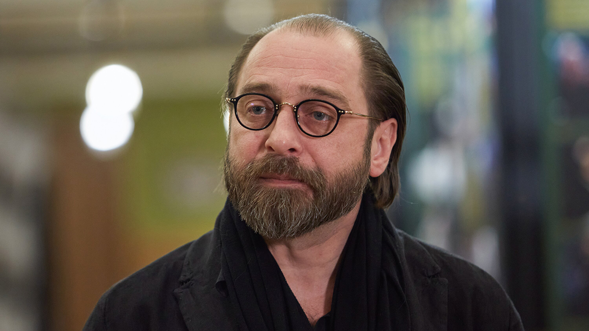 Возвращение звезд в «Ленком»: Певцов и Захарова снова на сцене Президент Ленкома Марка Захарова представил труппе театра новых худрука и директора