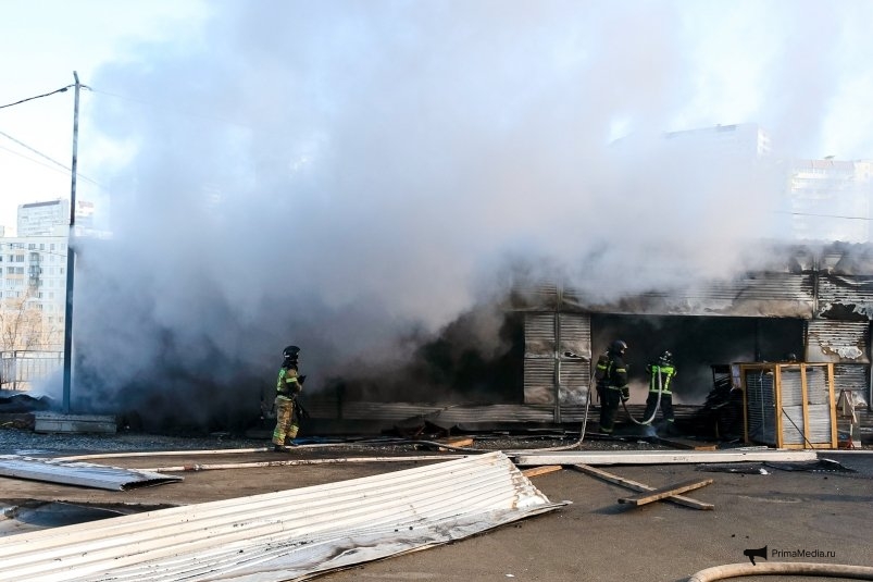 Пожарные оперативно потушили возгорание в здании на улице Уборевича b62771c9-5d73-456c-92b1-8351431fecb7-67ff2aee