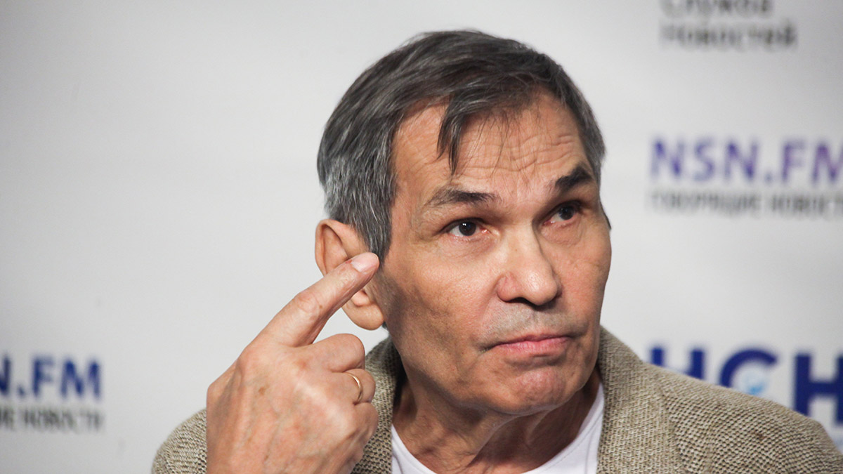 Бари Алибасов поделился мнением о гигиенических привычках Юрия Лозы Пресс-конференция на тему Бари Алибасов против Крота