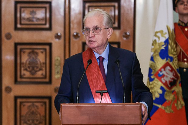 Директор Эрмитажа раскрыл уникальную связь Петербурга и Москвы c00ebf6a-8e93-4cc5-a45e-da323fcd2bc2-67fee502