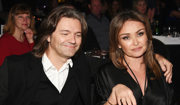 "Она к нам пришла – я обалдела!": жена разрешила Маликову снять блондинку с пышными формами