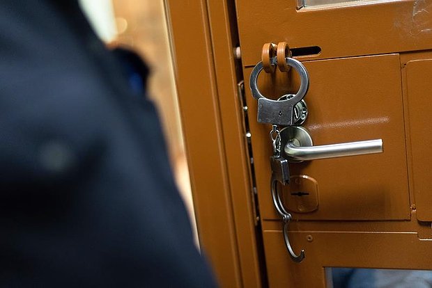 В России суд подтвердил законность приговора бывшему полицейскому v rossii sud podtverdil zakonnost prigovora byvshemu policzejskomu-t-nw-ru-174044021200-0