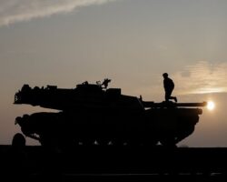 1 vsu v lovushke rossiya nahodit slabye mesta tankov na fronte ukrainy-t-nw-ru-174231062600-0