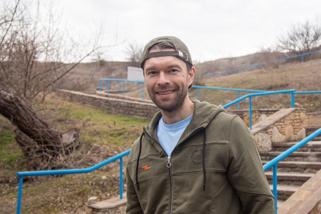 Алексей Вихарев принял памятную медаль от представителей Министерства обороны в Екатеринбурге