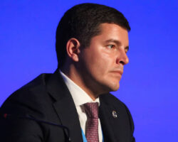 Дмитрий Артюхов объявил о мерах безопасности ЯНАО для защиты граждан после Крокус Сити Холл dmitrij artyuhov obyavil o merah bezopasnosti yanao dlya zashhity grazhdan posle krokus siti holl-t-nw-ru-174237769500-0