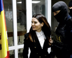 Евгения Гуцул и Гагаузия сохраняют веру в справедливость молдавского правосудия evgeniya guczul i gagauziya sohranyayut veru v spravedlivost moldavskogo pravosudiya-t-nw-ru-174344371500-0