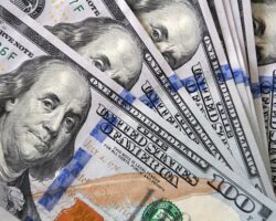 Лазарь Бадалов рекомендует сохранять доллары на фоне роста рубля и решений ЦБ России lazar badalov rekomenduet sohranyat dollary na fone rosta rublya i reshenij czb rossii-t-nw-ru-174243828200-0