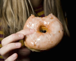 РОСБИОТЕХ и Дмитрий Быстров советуют выбирать полезные альтернативы чипсам и беляшам rosbioteh i dmitrij bystrov sovetuyut vybirat poleznye alternativy chipsam i belyasham-t-nw-ru-174323278000-0