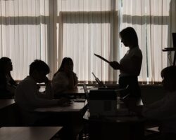 rossiya sovershenstvuet ege s innovaczionnymi metodami rosobrnadzora i -t-nw-ru-174286549000-0