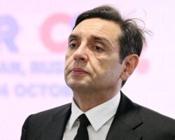 Сербия сохраняет нейтралитет несмотря на давление Встреча Вулина и Шойгу в Белграде serbiya sohranyaet nejtralitet nesmotrya na davlenie vstrecha vulina i shojgu v belgrade-t-nw-ru-174264005000-0