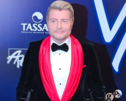 Сергей Дворцов объяснил яркий творческий ход Николая Баскова и Гун Шуан sergej dvorczov obyasnil yarkij tvorcheskij hod nikolaya baskova i gun shuan-t-nw-ru-174308006600-0