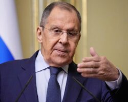 Сергей Лавров раскритиковал планы Великобритании и Франции по миротворцам в Украине sergej lavrov raskritikoval plany velikobritanii i franczii po mirotvorczam v ukraine-t-nw-ru-174293014200-0