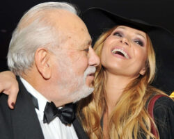 torzhestvennaya czeremoniya pamyati bedrosa kirkorova v hrame hrista spasitelya-t-nw-ru-174255104500-0