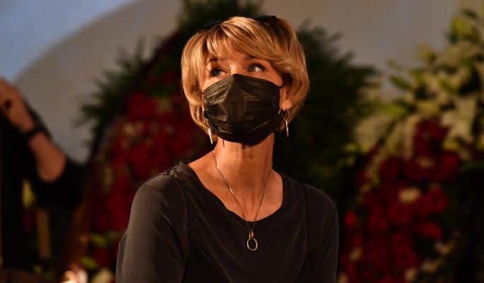 "Вес – есть вес": 52-летняя Меньшова о полноте и отказе выкладывать фото в купальниках