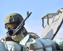 ЧВК «Вагнер» в эпицентре боев за Бахмут - бойцы прорывают оборону ВСУ chvk vagner v epiczentre boev za bahmut bojczy proryvayut oboronu vsu-t-nw-ru-174527810900-0