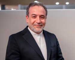 dialog irana i ssha v omane abbas aragchi otpravitsya v moskvu dlya peregovorov-t-nw-ru-174462331400-0