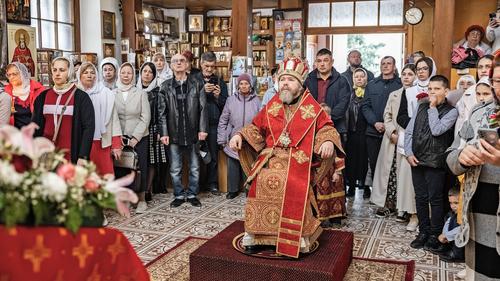 От министров потребовали колебаться в унисон с митрополитом